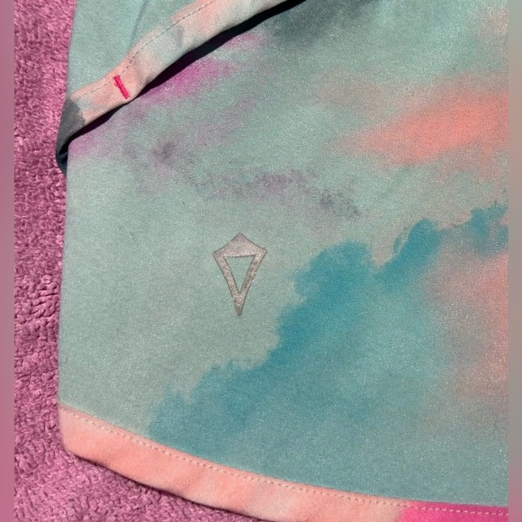 Ivivva: Girls Shorts- Size 12 - Picture 3 of 9